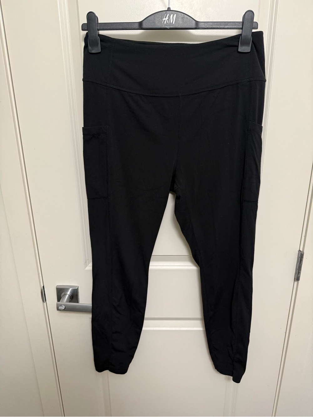 Roots Women's Black High Rise Leggings with Side Pockets in size XL
